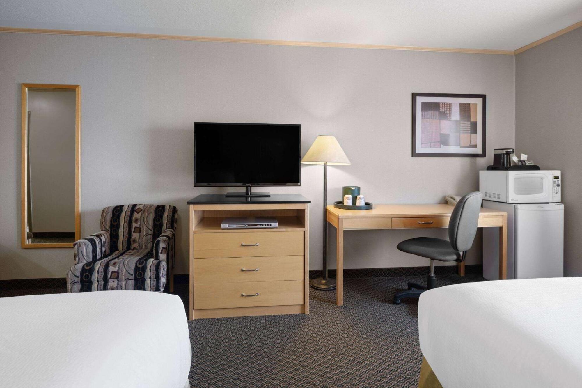 Vantage Inns&Suites Fort Mcmurray Extérieur photo
