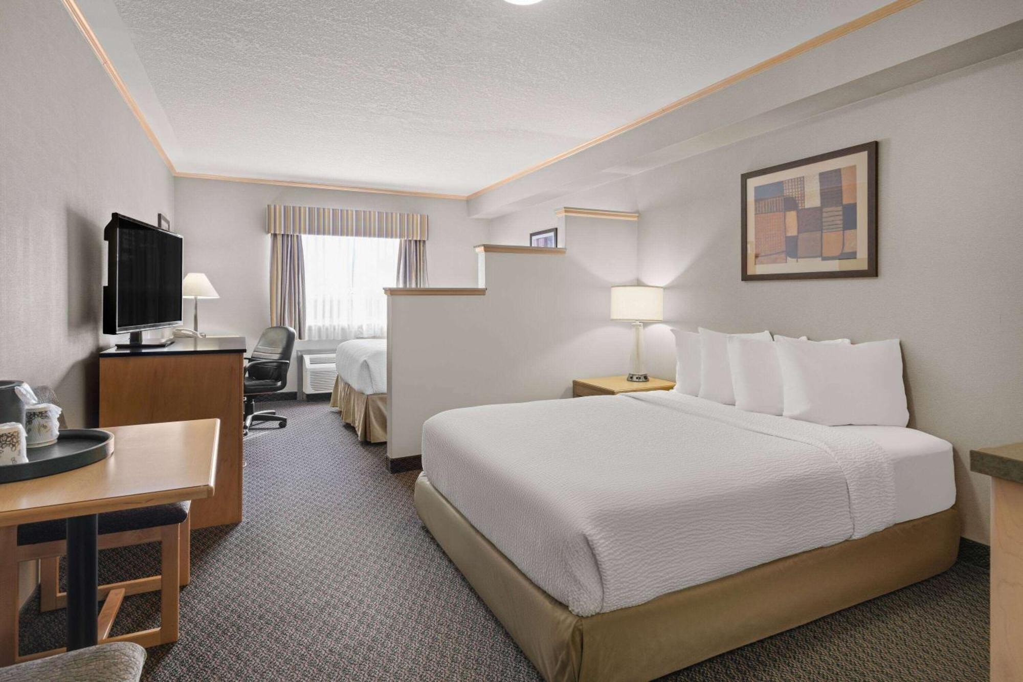 Vantage Inns&Suites Fort Mcmurray Extérieur photo
