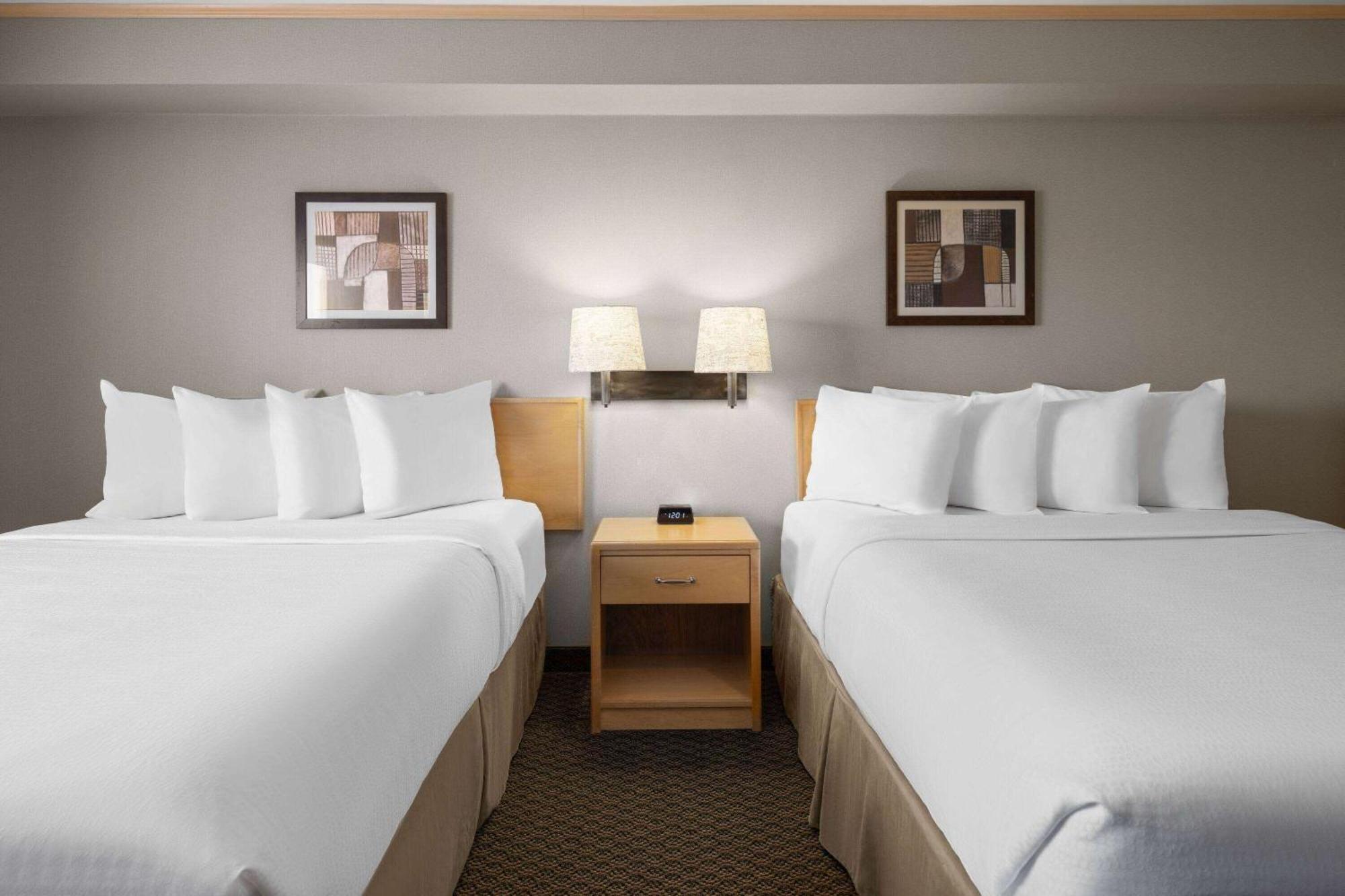 Vantage Inns&Suites Fort Mcmurray Extérieur photo