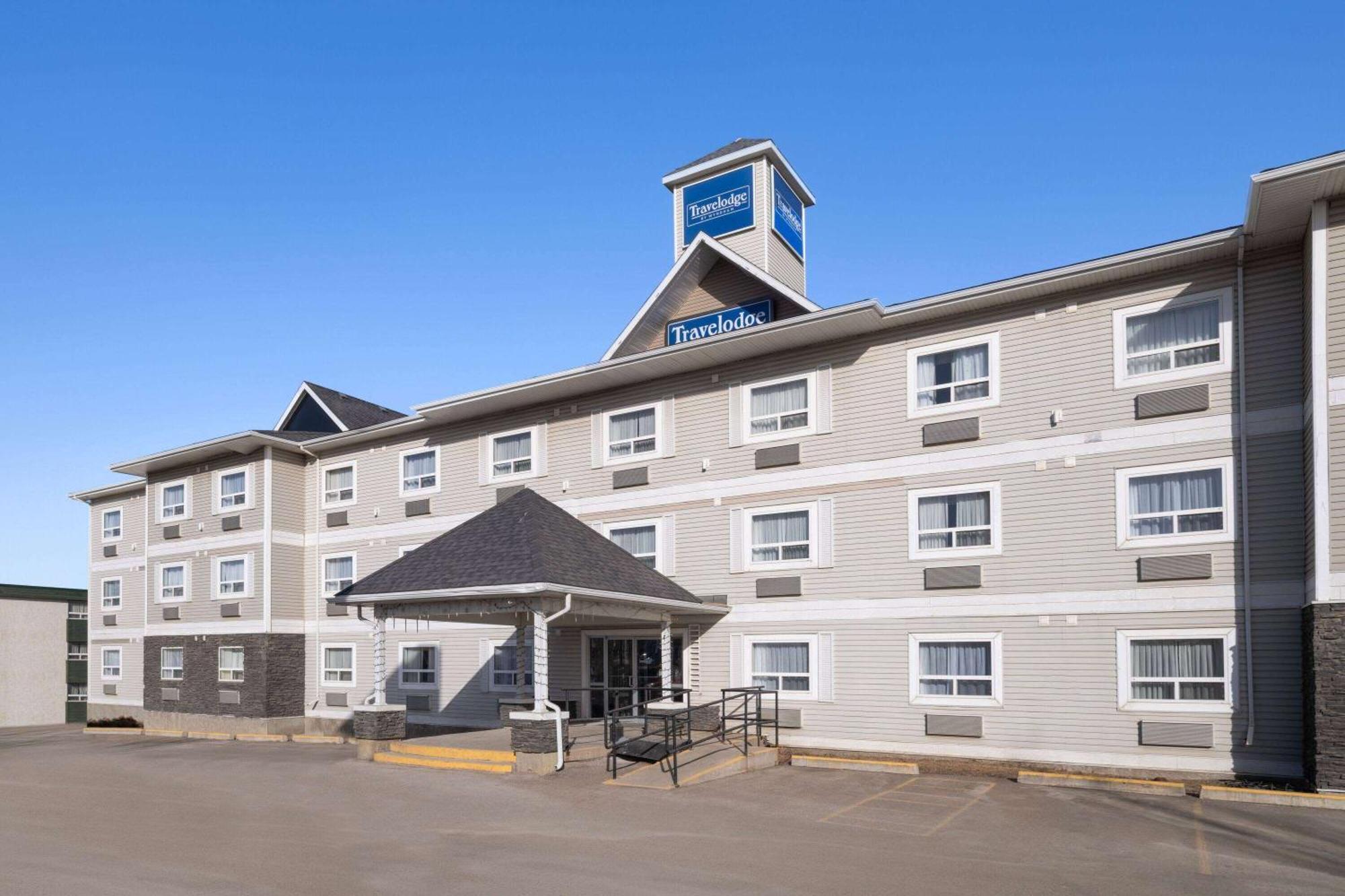 Vantage Inns&Suites Fort Mcmurray Extérieur photo