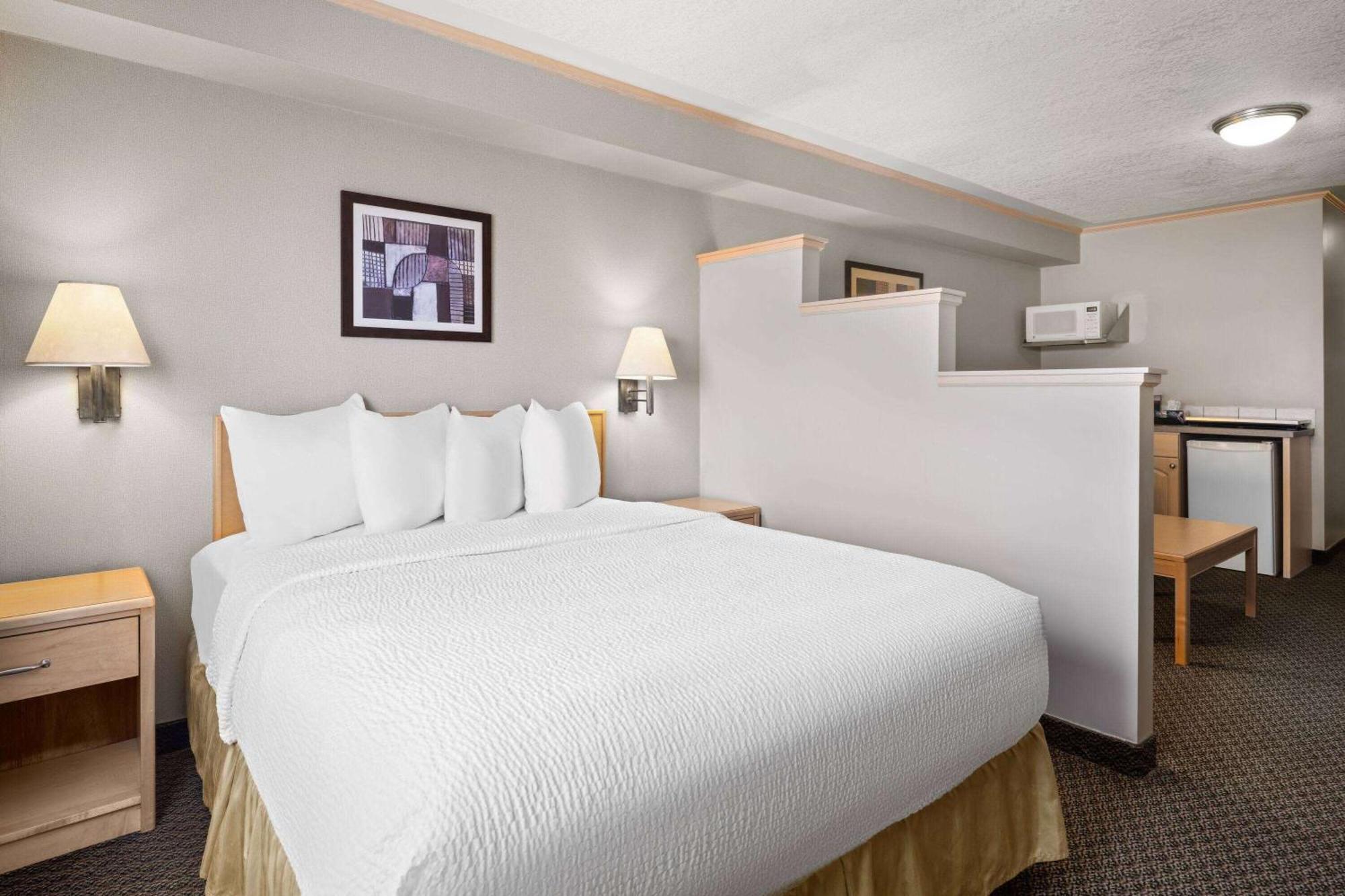 Vantage Inns&Suites Fort Mcmurray Extérieur photo