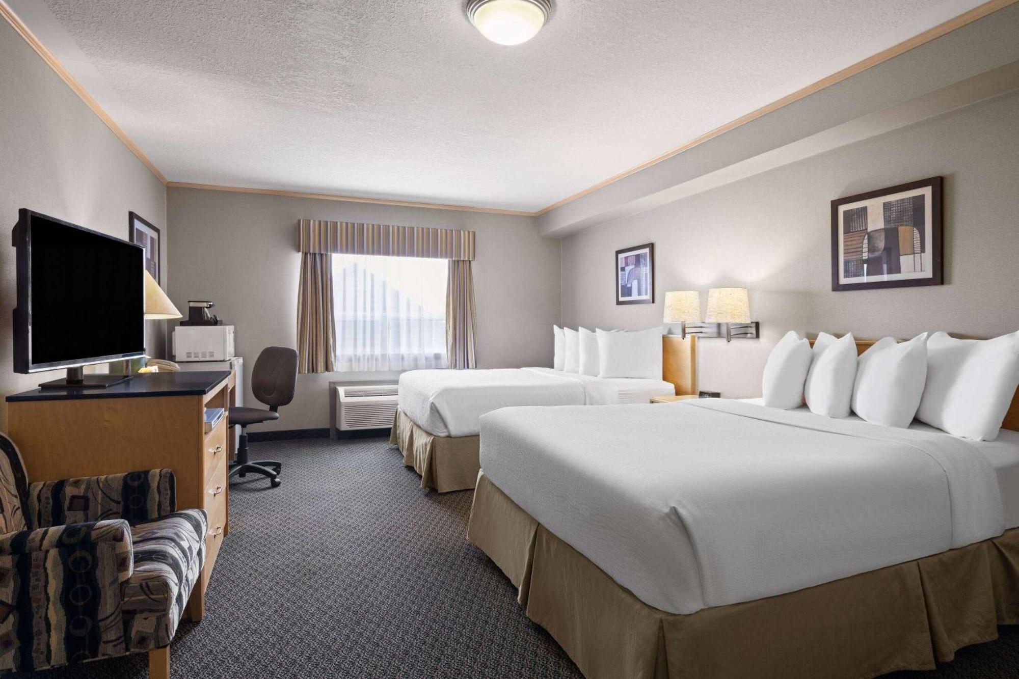 Vantage Inns&Suites Fort Mcmurray Extérieur photo