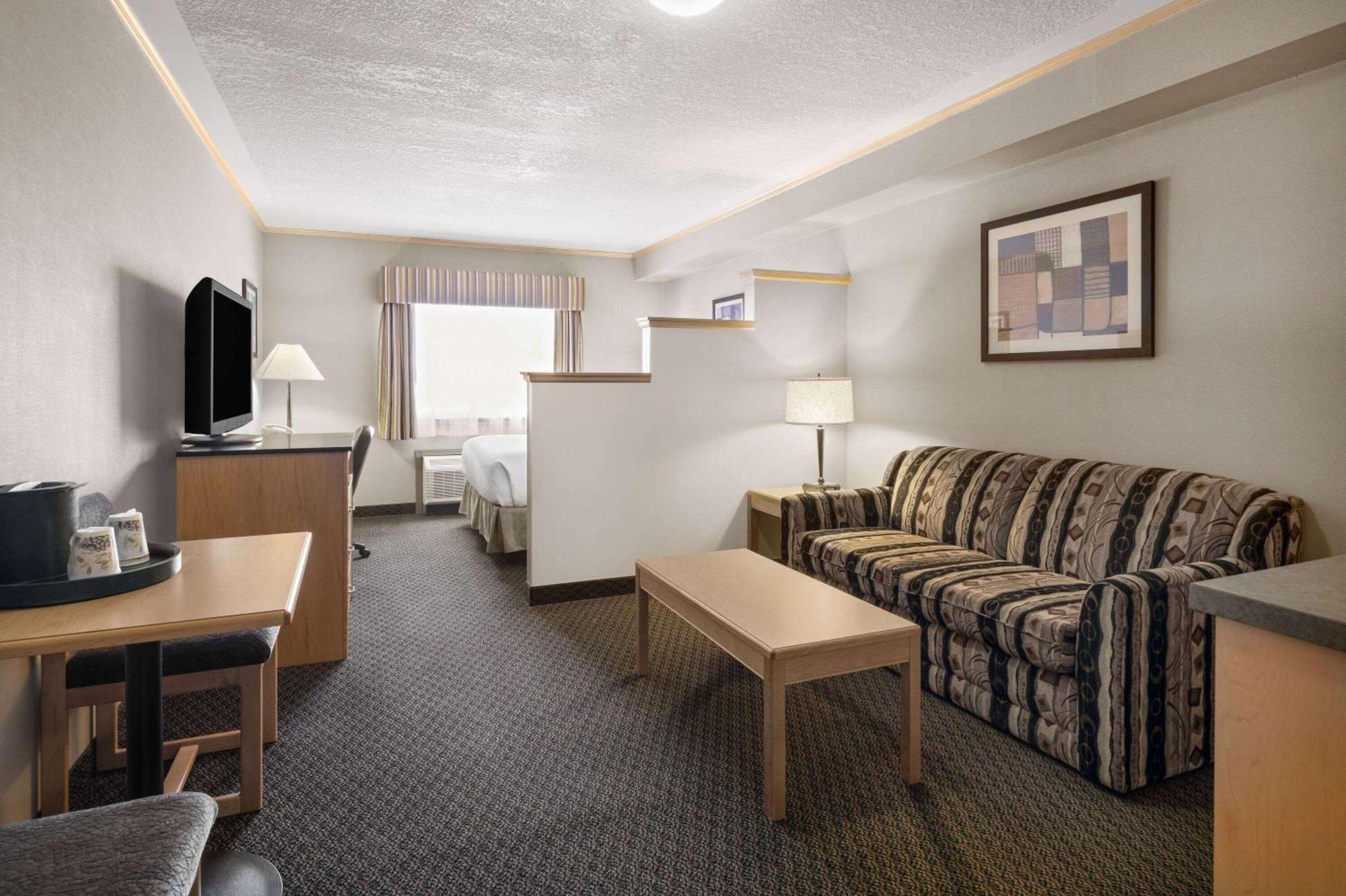 Vantage Inns&Suites Fort Mcmurray Extérieur photo