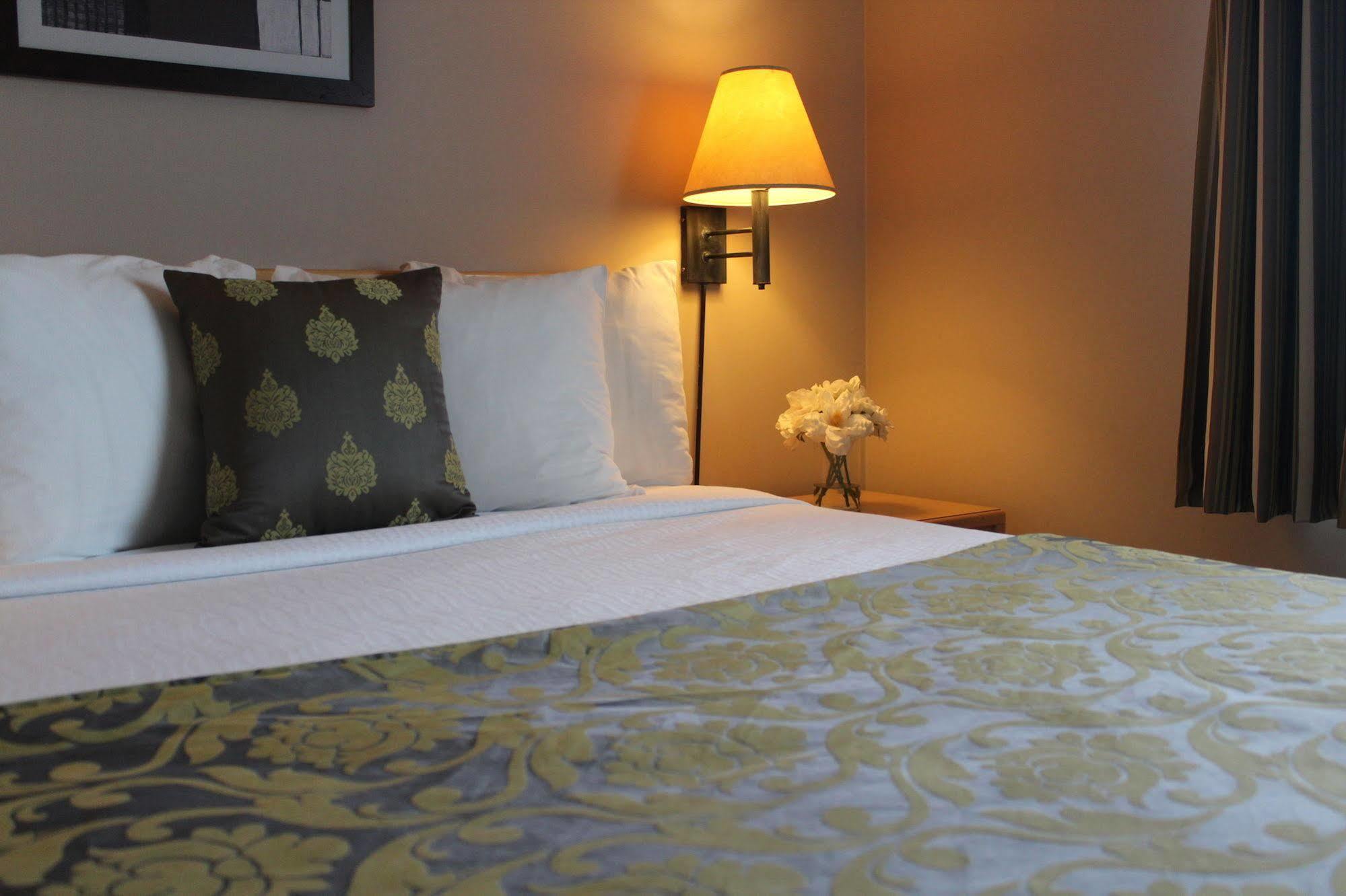 Vantage Inns&Suites Fort Mcmurray Extérieur photo